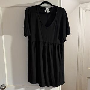 Honeyme Classic Black V-Neck Midi Dress